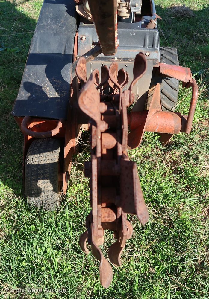 image for item KQ9678 2002 Ditch Witch 1030  trencher