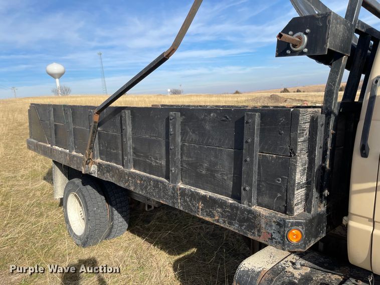 image for item KU9544 1992 GMC TopKick C5500  dump flatbed truck