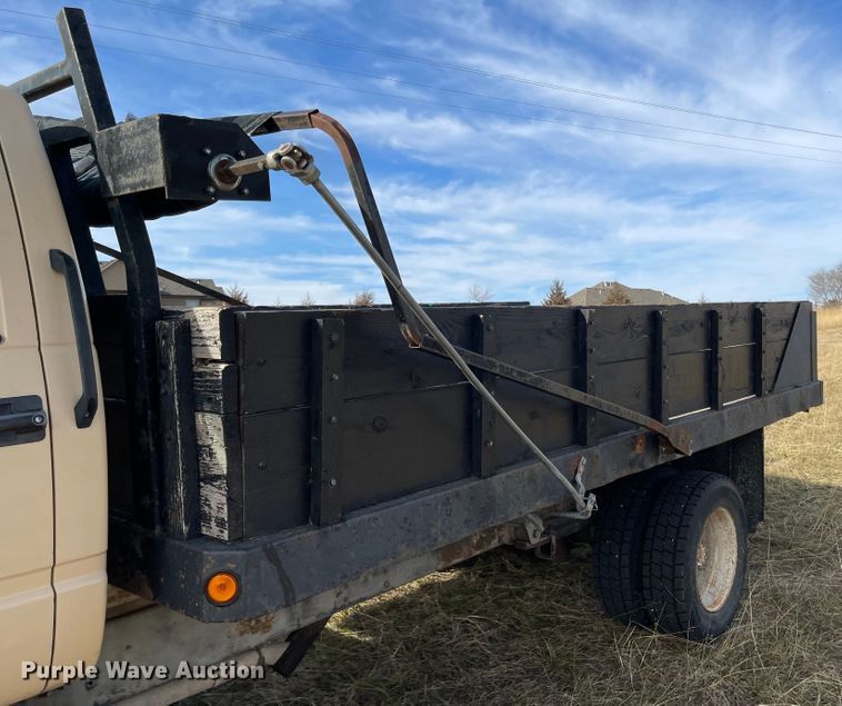 image for item KU9544 1992 GMC TopKick C5500  dump flatbed truck