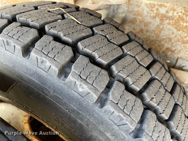 image for item KU9544 1992 GMC TopKick C5500  dump flatbed truck