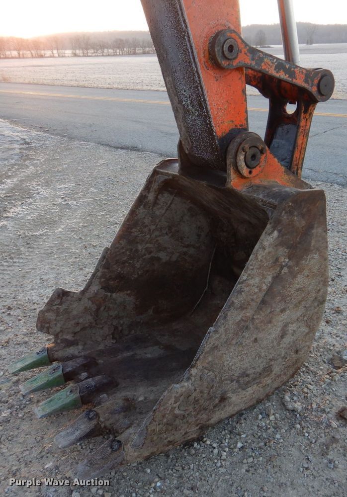 image for item DH8136 Hitachi EX200-2  excavator