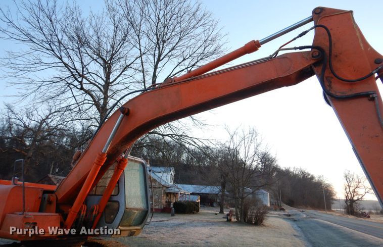 image for item DH8136 Hitachi EX200-2  excavator
