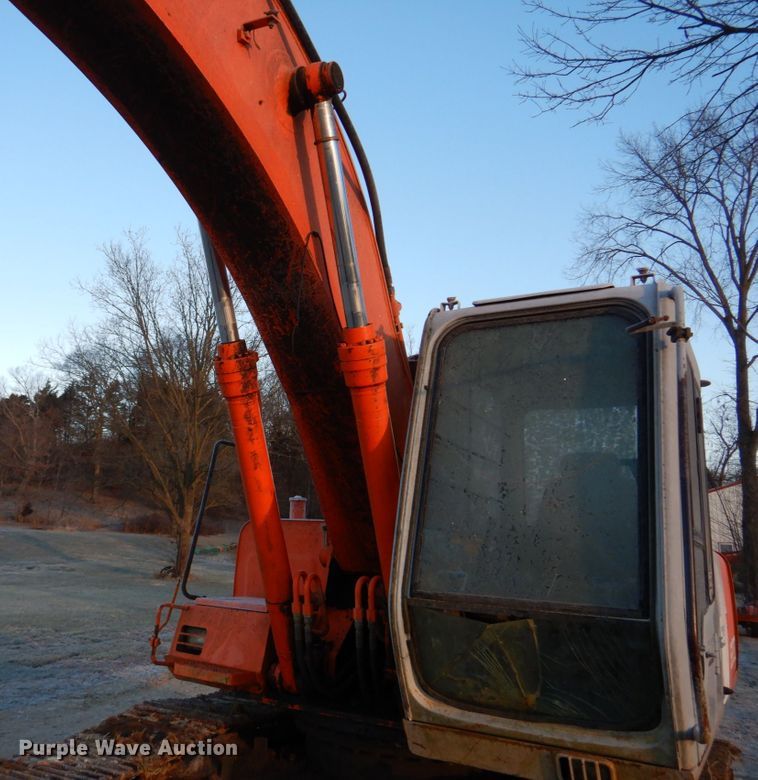 image for item DH8136 Hitachi EX200-2  excavator