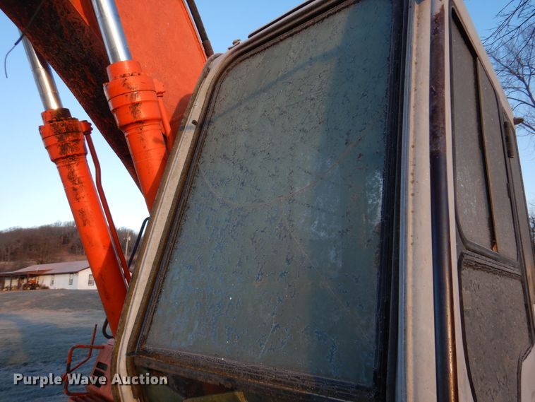 image for item DH8136 Hitachi EX200-2  excavator