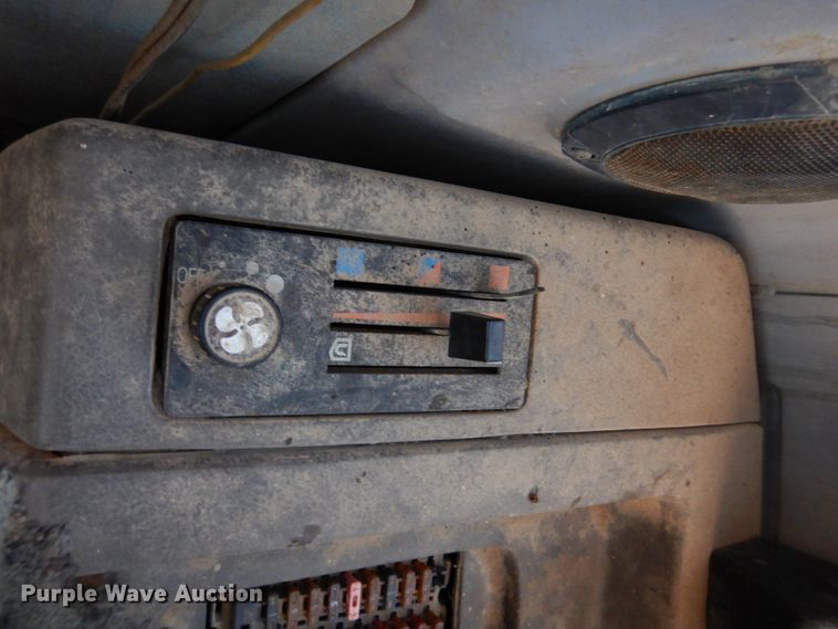 image for item DH8136 Hitachi EX200-2  excavator