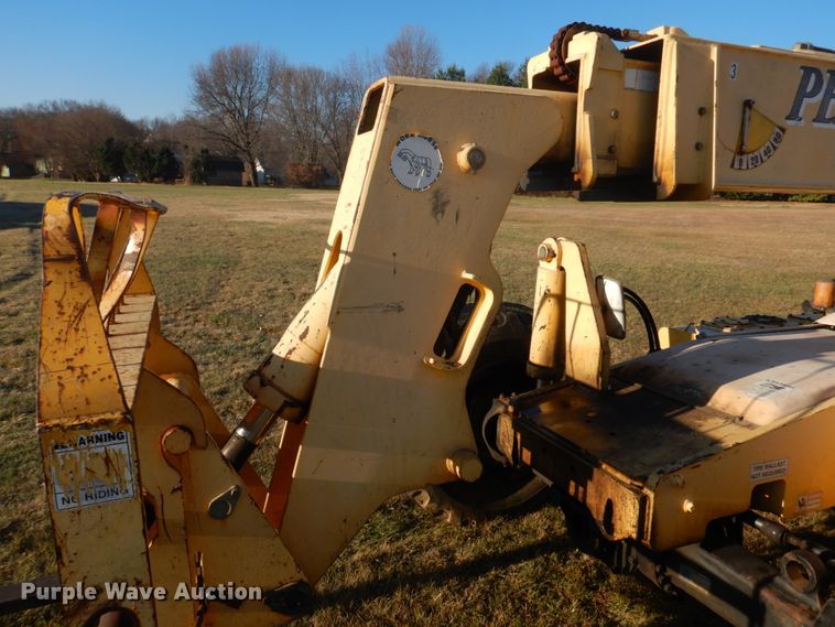 image for item DH8142 Pettibone F-636  telehandler