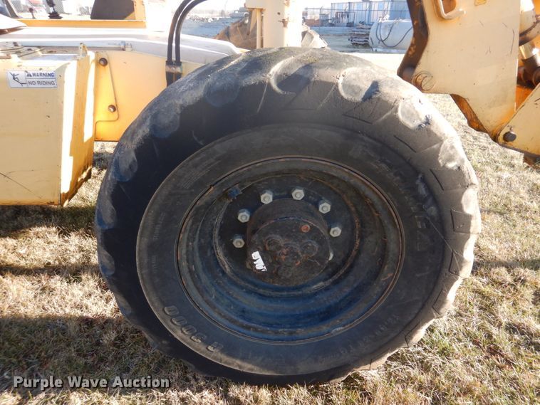 image for item DH8142 Pettibone F-636  telehandler