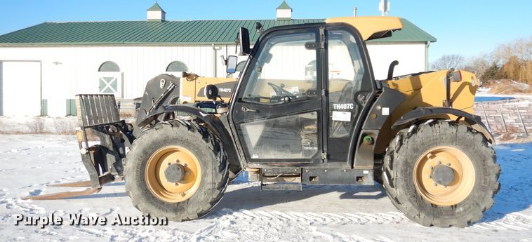 image for item DH8791 2014 Caterpillar TH407C  telehandler