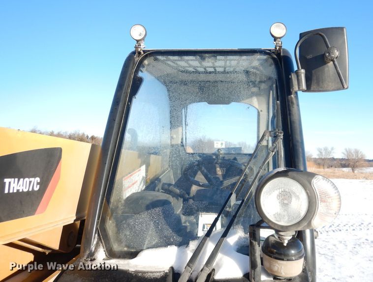image for item DH8791 2014 Caterpillar TH407C  telehandler