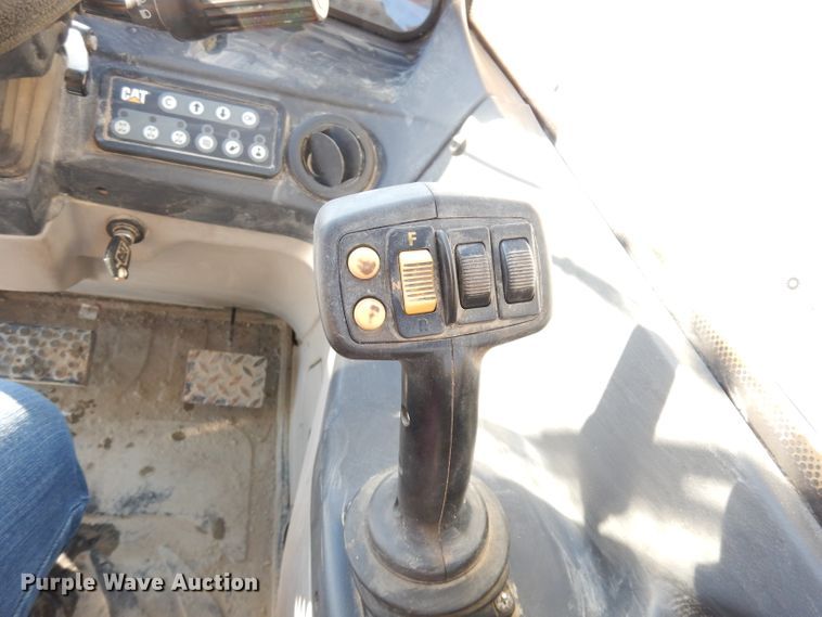 image for item DH8791 2014 Caterpillar TH407C  telehandler