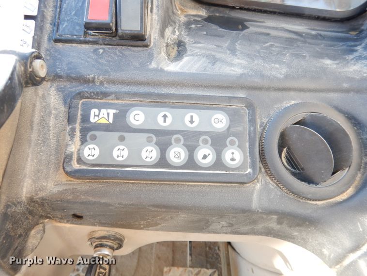 image for item DH8791 2014 Caterpillar TH407C  telehandler