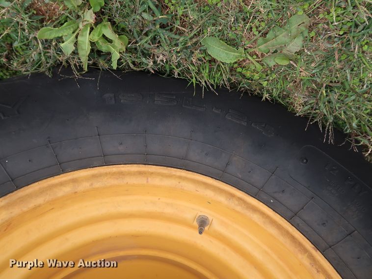 image for item DJ1990 2010 John Deere 310J  backhoe