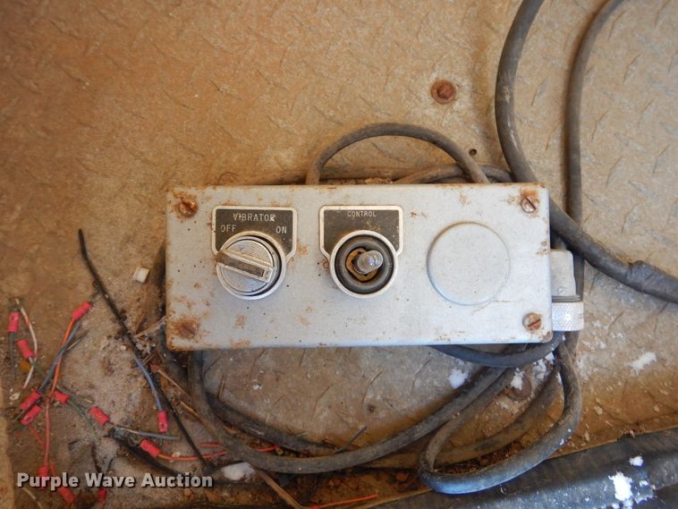 image for item DK3440 1999 Ford F450 Super Duty  bucket truck