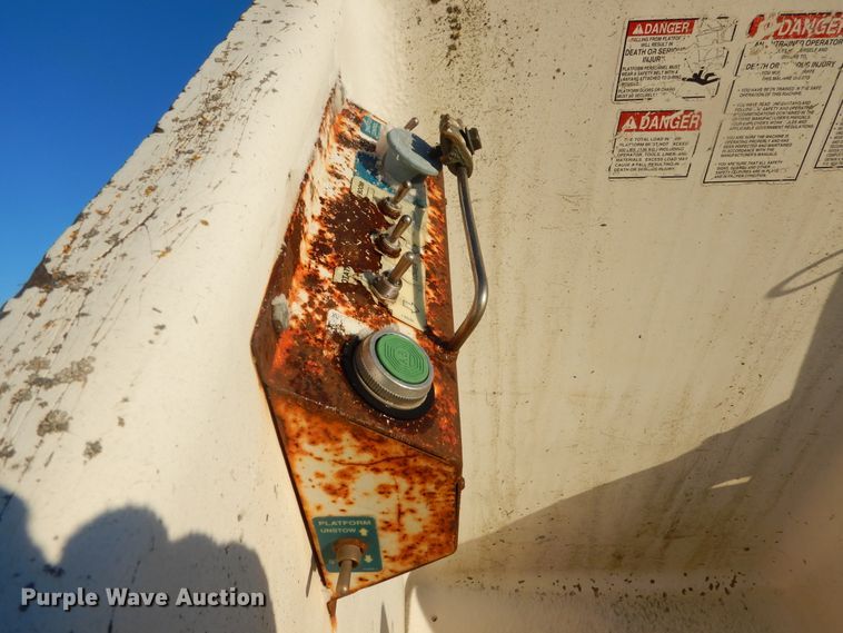 image for item DK3440 1999 Ford F450 Super Duty  bucket truck