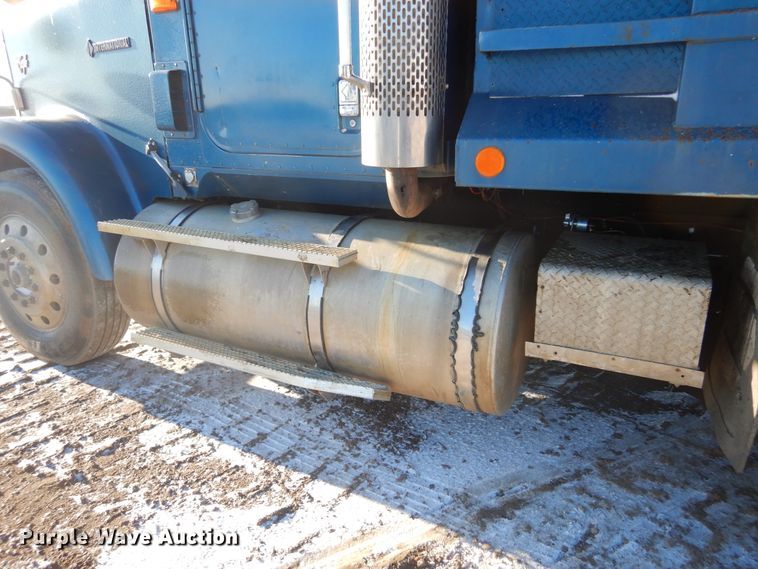 image for item DK3442 1995 International 9300 Eagle  dump truck