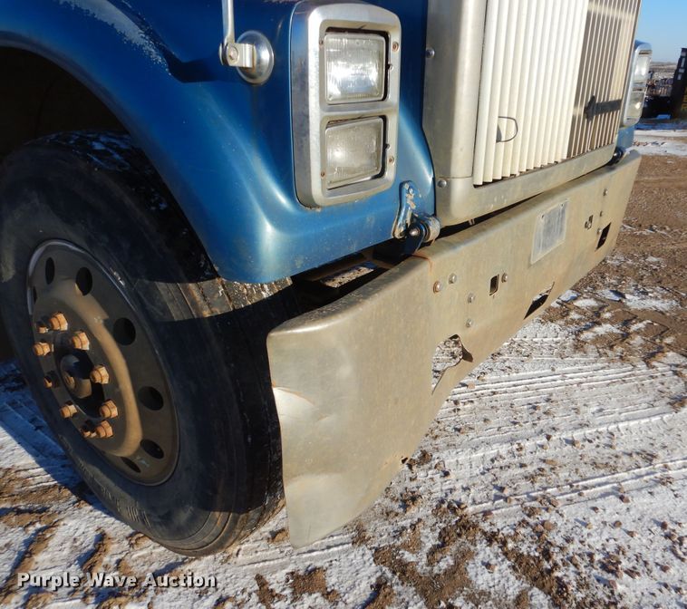 image for item DK3442 1995 International 9300 Eagle  dump truck