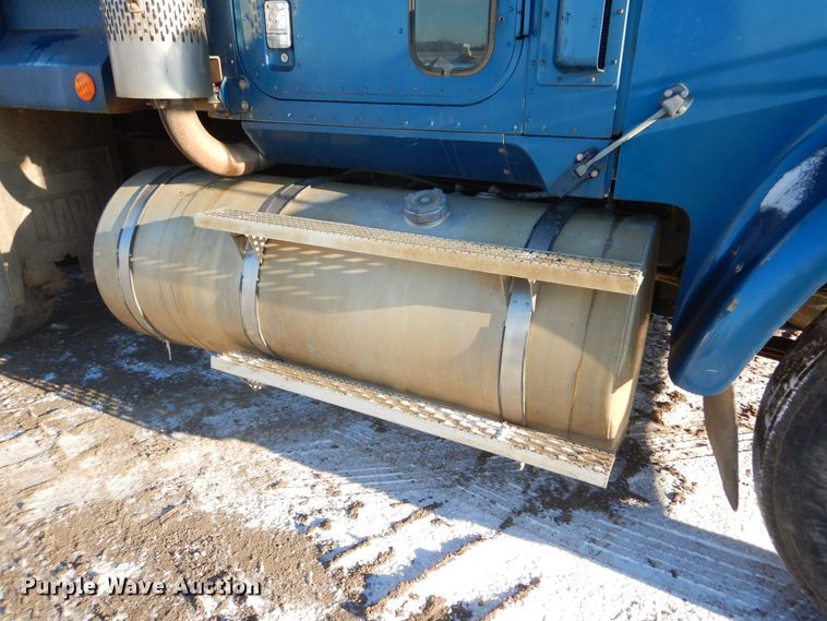 image for item DK3442 1995 International 9300 Eagle  dump truck