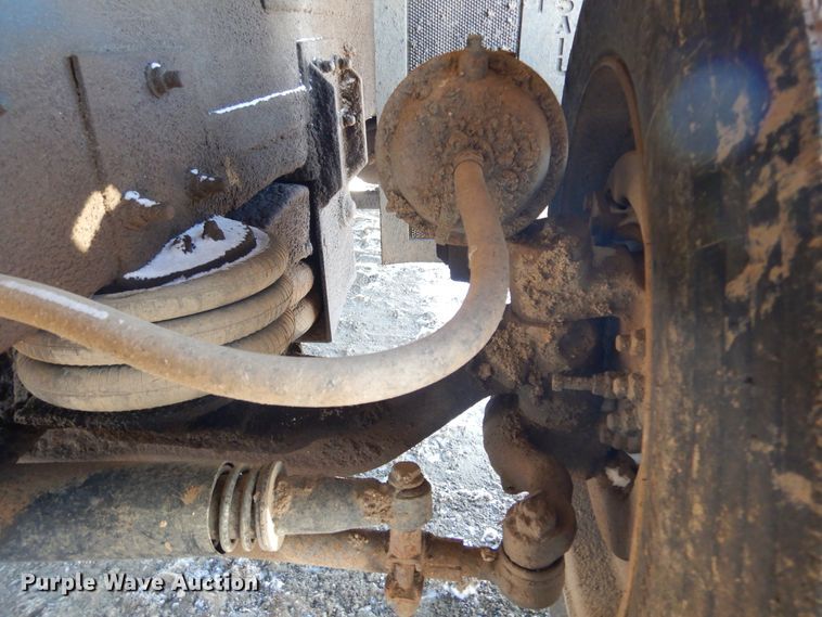 image for item DK3442 1995 International 9300 Eagle  dump truck