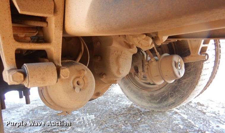 image for item DK3442 1995 International 9300 Eagle  dump truck