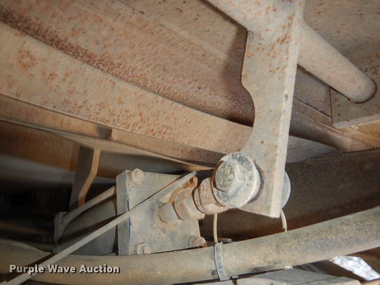 image for item DK3442 1995 International 9300 Eagle  dump truck