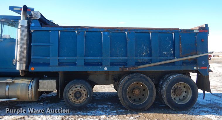 image for item DK3442 1995 International 9300 Eagle  dump truck