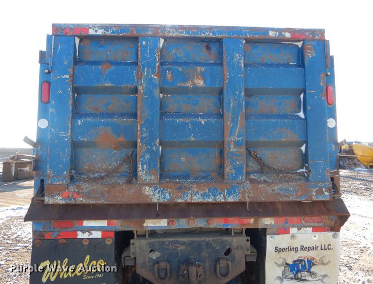 image for item DK3442 1995 International 9300 Eagle  dump truck