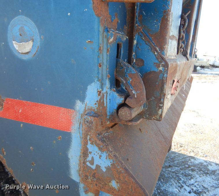 image for item DK3442 1995 International 9300 Eagle  dump truck