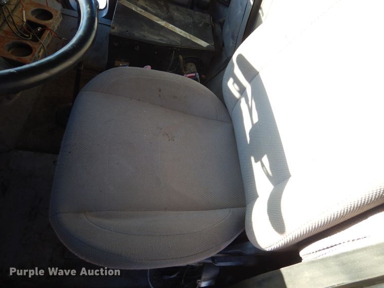 image for item DK3442 1995 International 9300 Eagle  dump truck