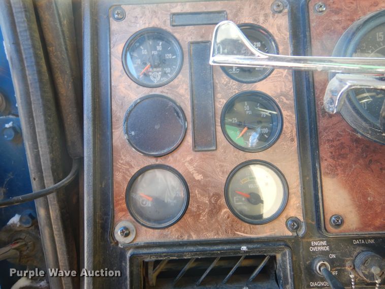 image for item DK3442 1995 International 9300 Eagle  dump truck