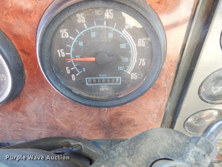 image for item DK3442 1995 International 9300 Eagle  dump truck