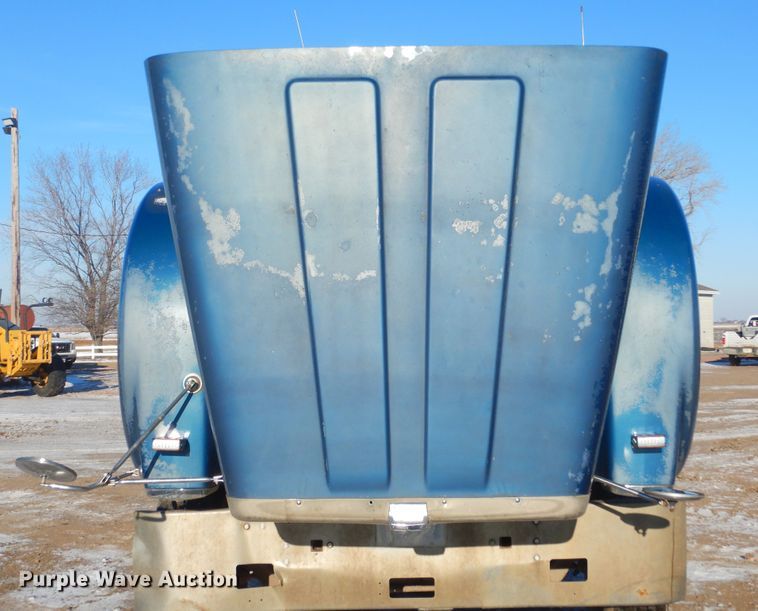 image for item DK3442 1995 International 9300 Eagle  dump truck