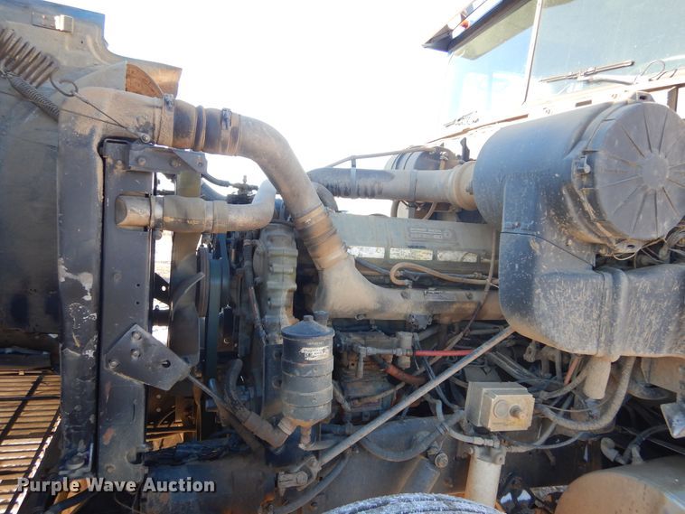 image for item DK3442 1995 International 9300 Eagle  dump truck