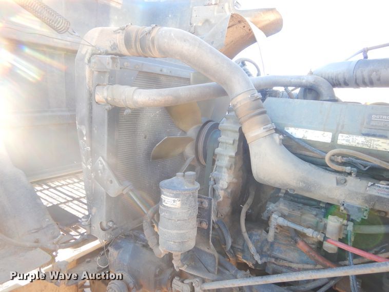 image for item DK3442 1995 International 9300 Eagle  dump truck