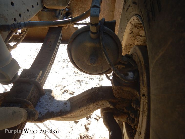 image for item DK3442 1995 International 9300 Eagle  dump truck