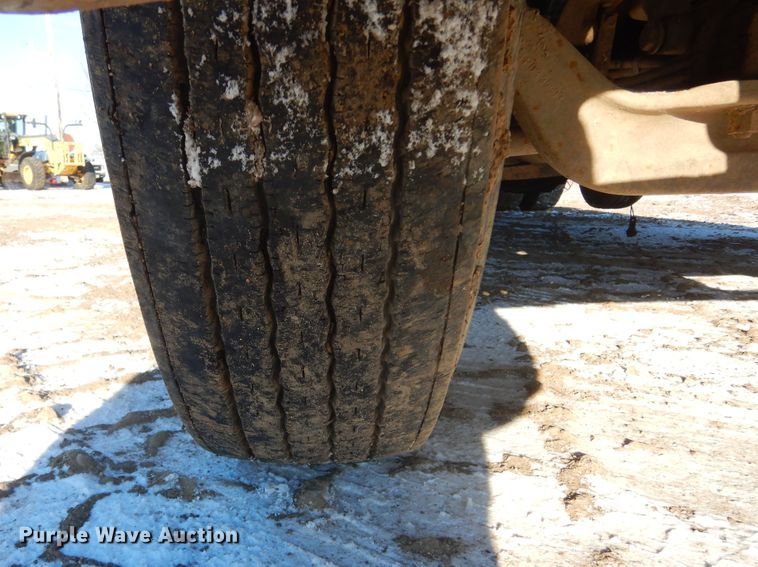 image for item DK3442 1995 International 9300 Eagle  dump truck