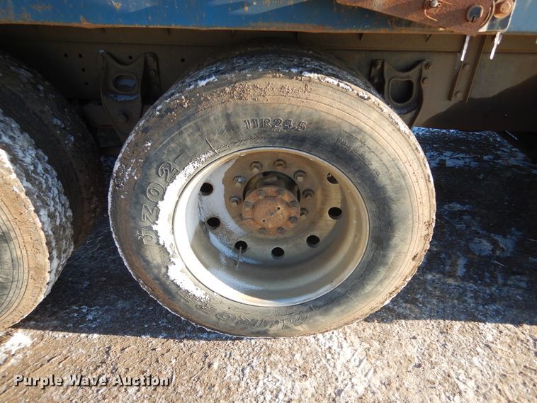 image for item DK3442 1995 International 9300 Eagle  dump truck