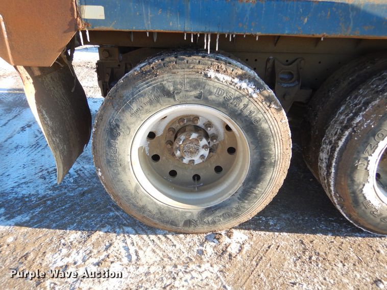 image for item DK3442 1995 International 9300 Eagle  dump truck