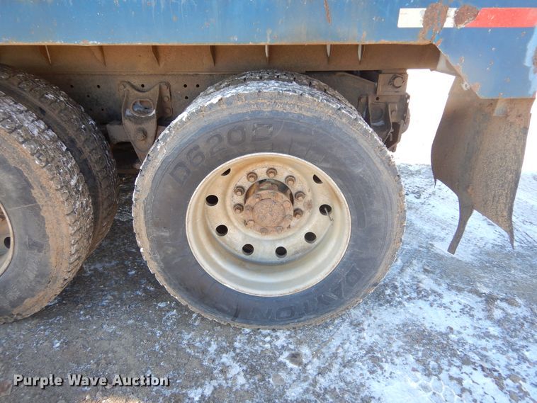 image for item DK3442 1995 International 9300 Eagle  dump truck