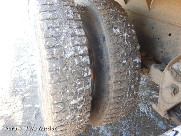 image for item DK3442 1995 International 9300 Eagle  dump truck