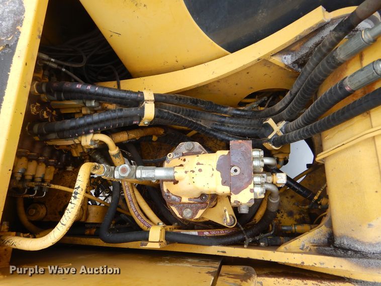 image for item DK3452 2002 Komatsu PC150LC-6K  excavator