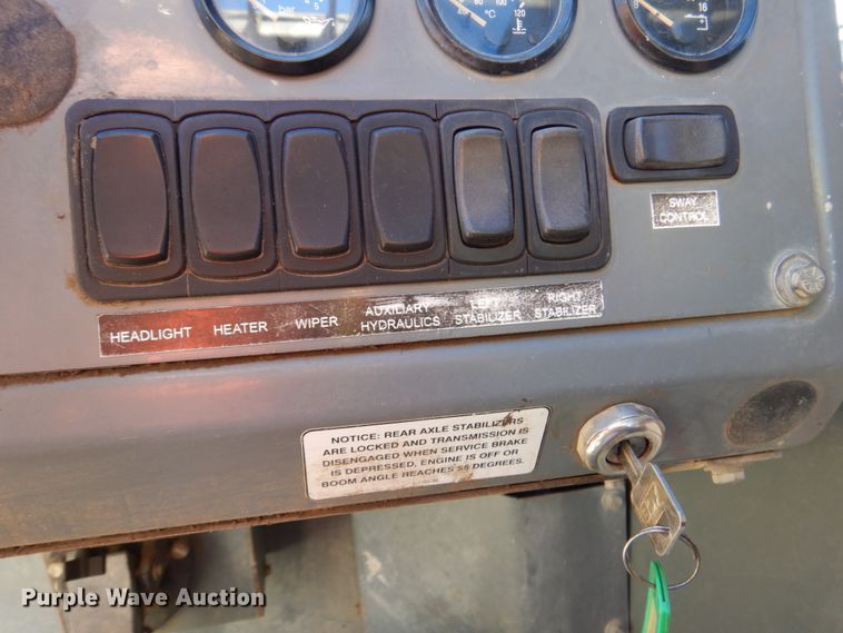 image for item DK8709 2005 Terex TH1056C  telehandler