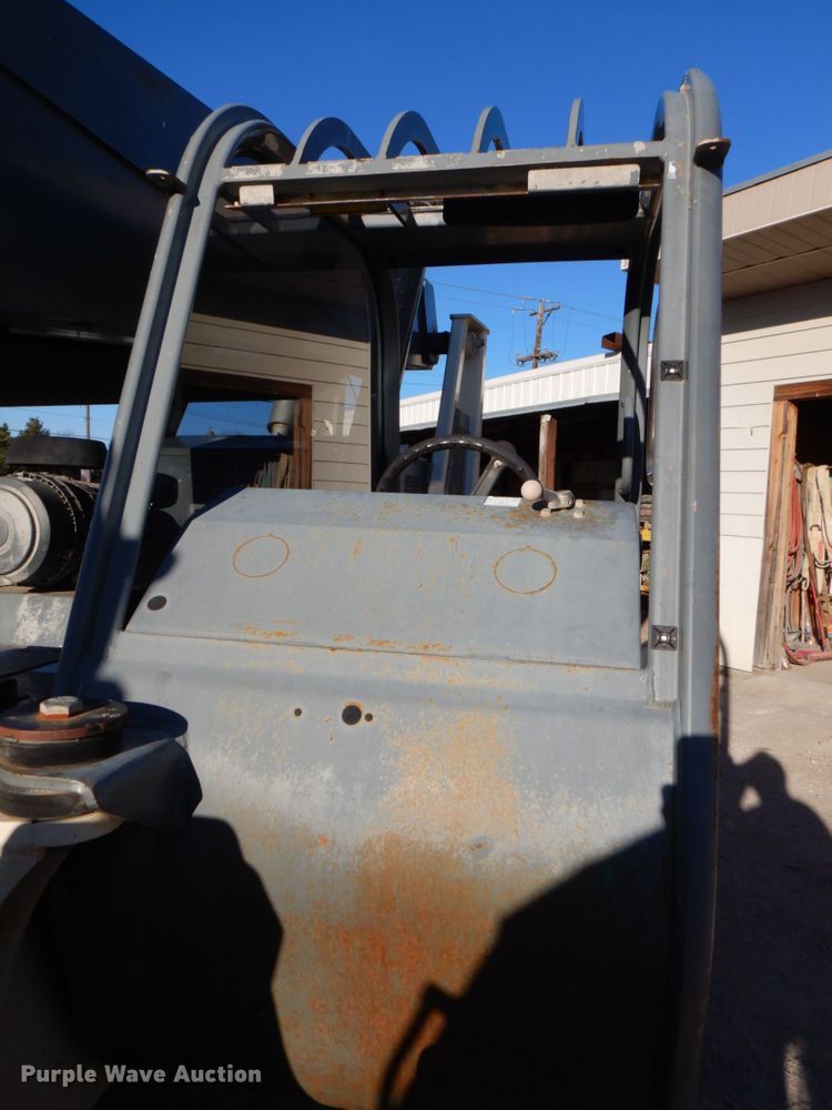 image for item DK8709 2005 Terex TH1056C  telehandler