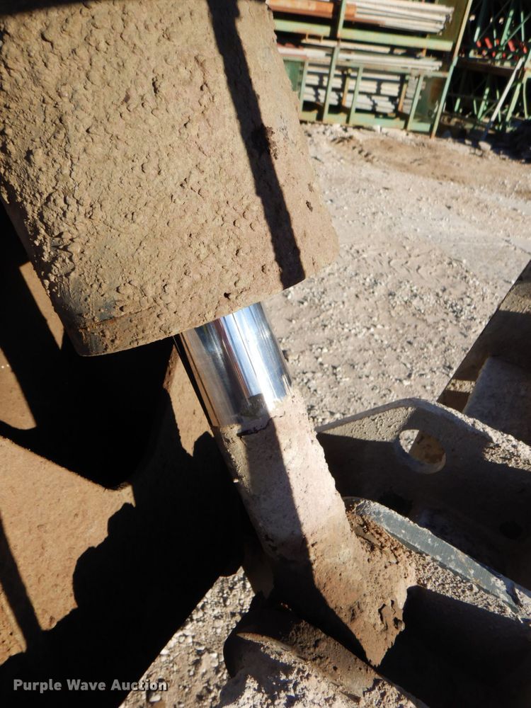 image for item DK8709 2005 Terex TH1056C  telehandler