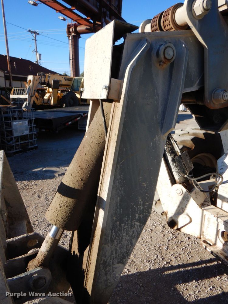 image for item DK8709 2005 Terex TH1056C  telehandler