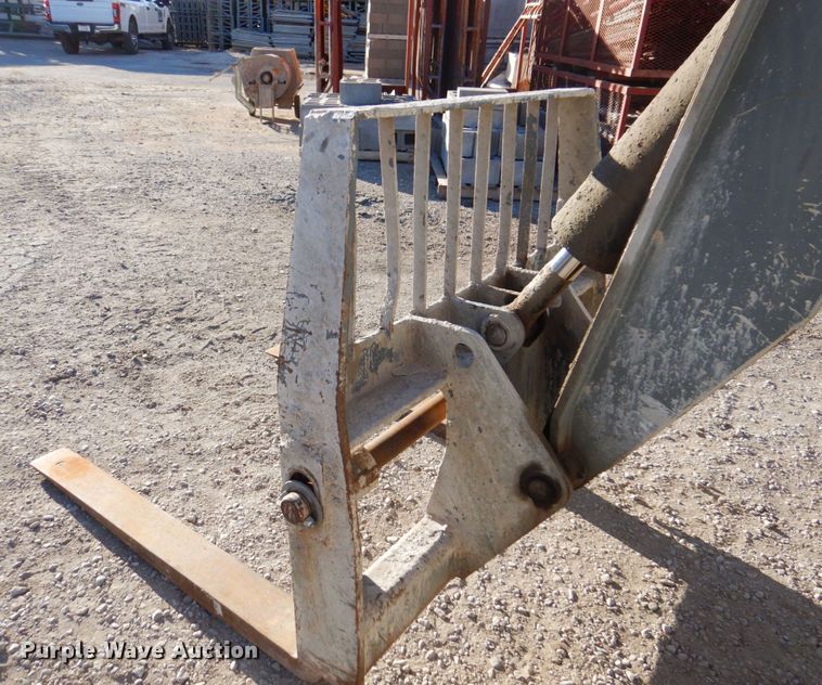 image for item DK8709 2005 Terex TH1056C  telehandler