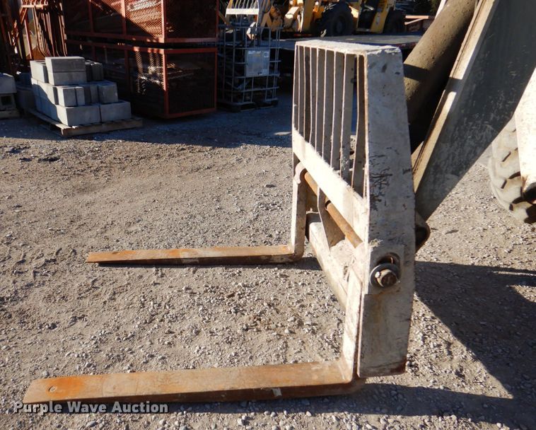 image for item DK8709 2005 Terex TH1056C  telehandler