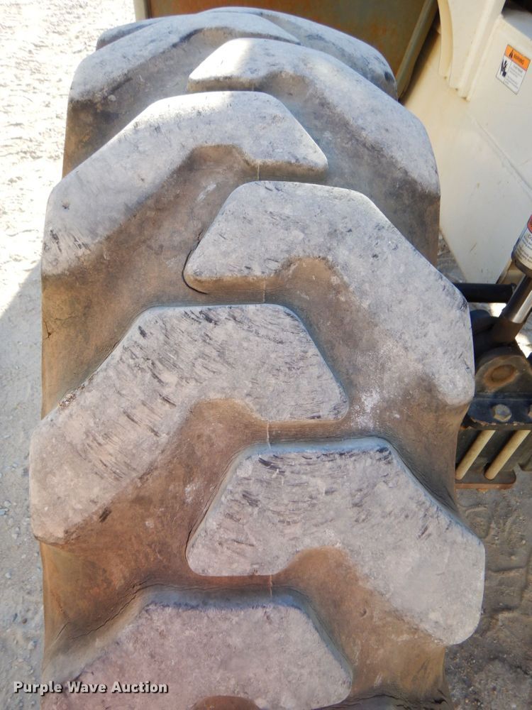 image for item DK8709 2005 Terex TH1056C  telehandler