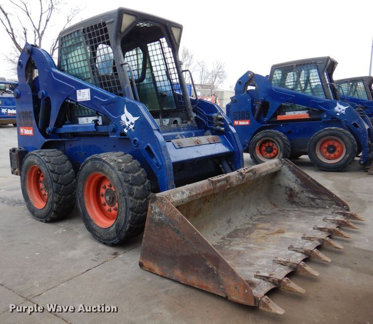image for item DK8711 2011 Bobcat S185  skid steer loader