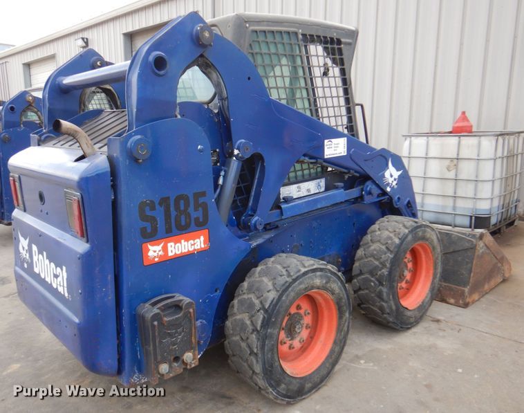 image for item DK8711 2011 Bobcat S185  skid steer loader