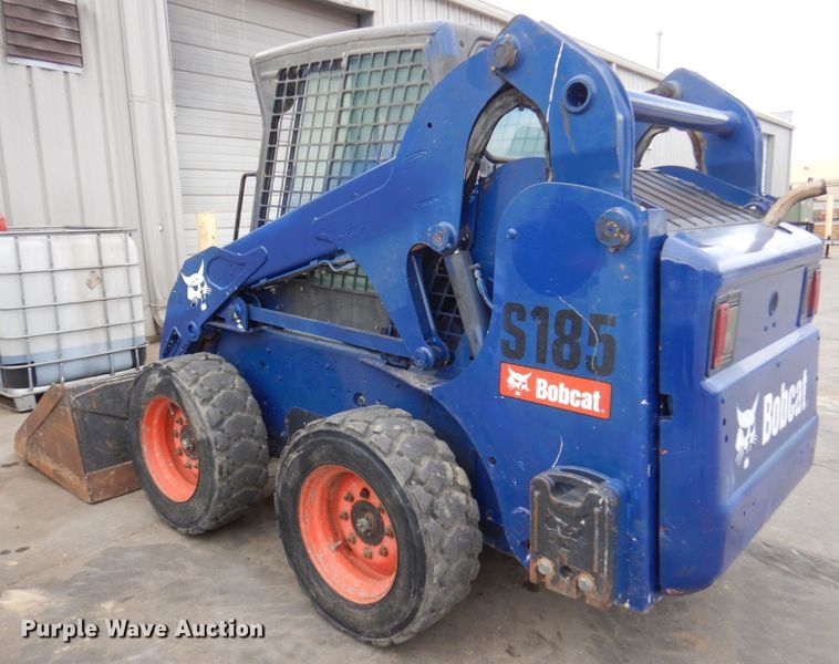 image for item DK8711 2011 Bobcat S185  skid steer loader